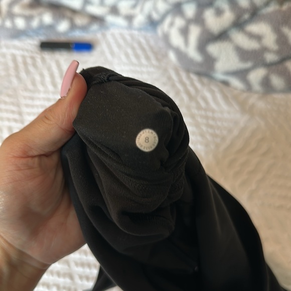 Lululemon align shorts size 8 - Picture 4 of 4